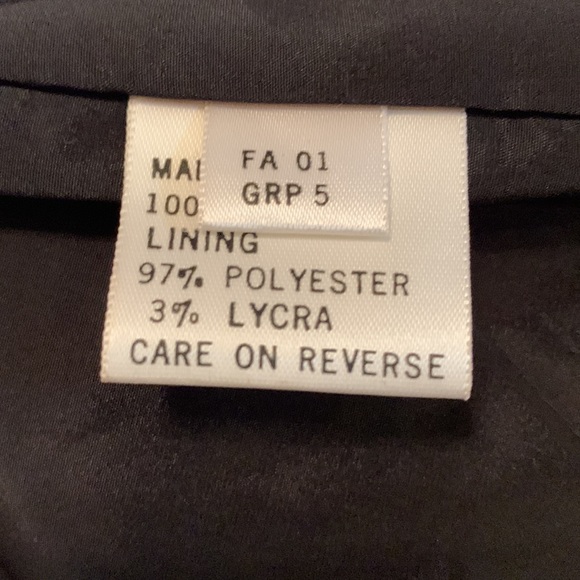 CLASSY & SEXY St. John Sport w/ pockets. Immaculate condition. Bright Red - Picture 10 of 13